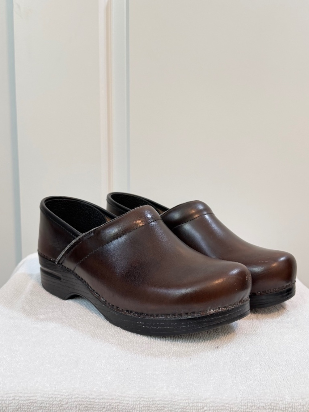Dansko Wide Pro, Brown Oiled, Size 41